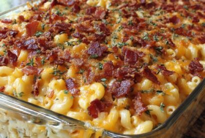 Thumbnail for Baked macaroni and cheese with bacon