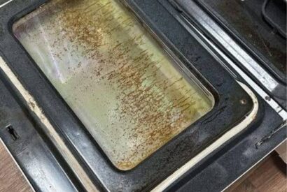 Thumbnail for I tried this oven-cleaning hack, and I’ll never use anything else again.