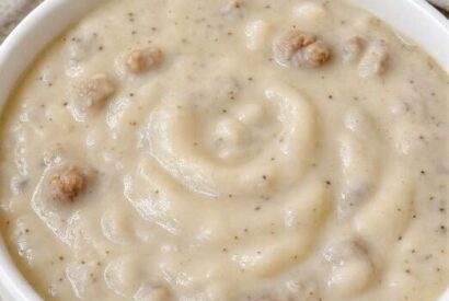Thumbnail for Simple 5-Ingredient Southern Depression-Era Milk Gravy