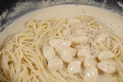 Thumbnail for Decadent Garlic Cream Pasta