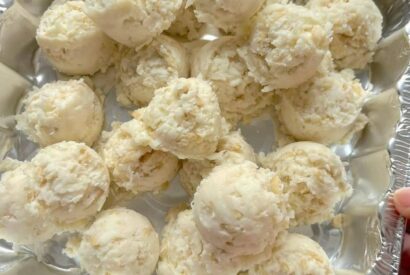 Thumbnail for 🎄 Slow Cooker Snowballs: Easy No-Bake Holiday Clusters That Melt in Your Mouth!