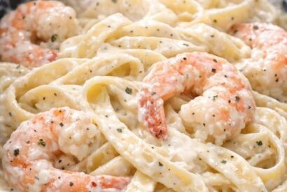 Thumbnail for 4-Ingredient Slow Cooker Shrimp Alfredo (Using Frozen Shrimp)