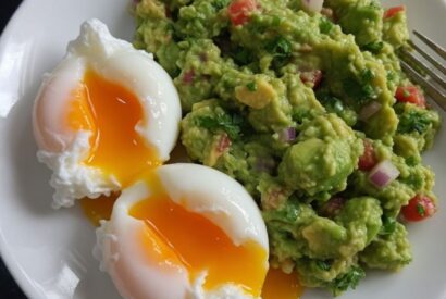Thumbnail for 13 Things That Happen When You Eat Eggs and Avocado Every Morning