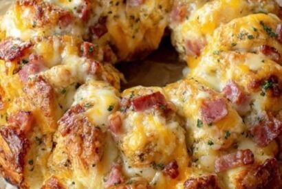 Thumbnail for Cheesy Ham and Bread Wreath